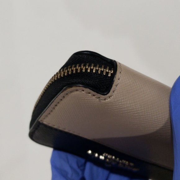 kate Spade New York Black & Tan Leather Round Zipper 6 Keys Case Holder - Women - Picture 5 of 10